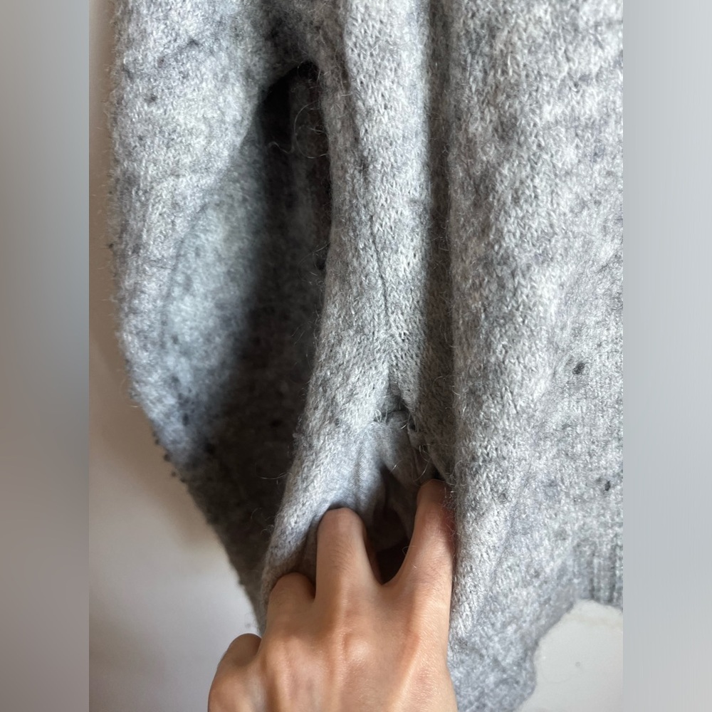 H&M Wool-Blended Gray Zip-Up Hoodie - Picture 9 of 10